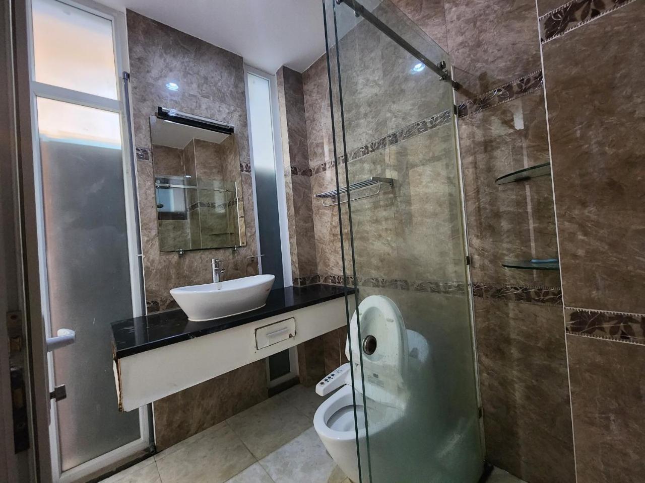 Dlux Bach Dang Aparthotel Bandar Ho Chi Minh Luaran gambar